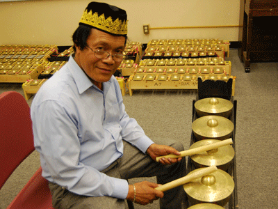 Danongan Kalanduyan, master Kulintang musician.  Photo: ACTA staff. 